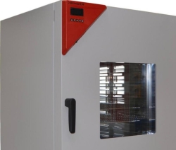 Sichtfenster (3-fach Isolierglas) 370 x 370 mm in der Tür und Innenbeleuchtung 15W, Ausführung 230V